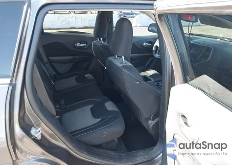 2014 Jeep Cherokee Latitude z USA, uszkodzony, nr VIN 1C4PJLCSXEW149241